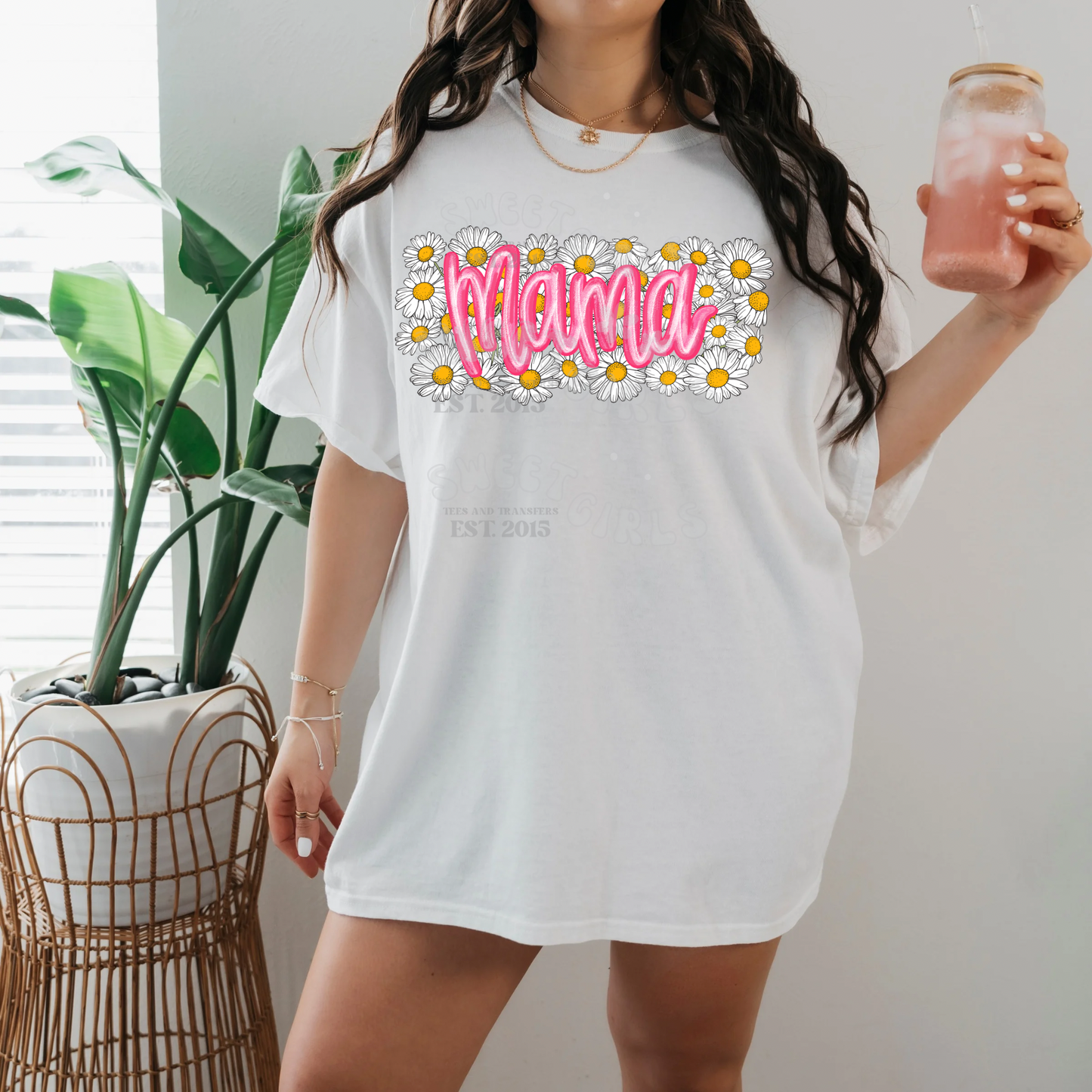 Daisy MAMA DTF Transfer – Boho Daisy Flower Mama Iron-On Decal with Pink Script, Retro Floral Mom Graphic for Trendy Momlife Shirts, Summer Bohemian Heat Transfer